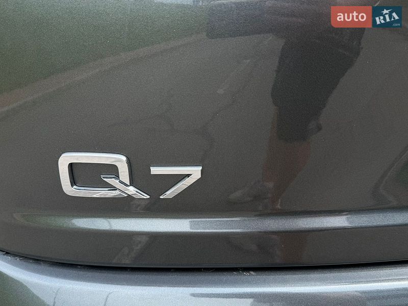 Позашляховик / Кросовер Audi Q7 2017 в Києві