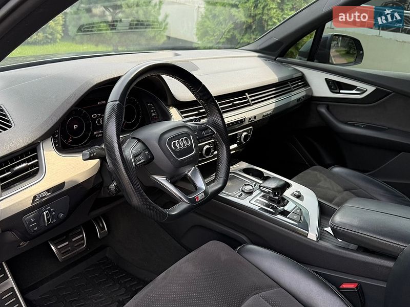 Позашляховик / Кросовер Audi Q7 2017 в Києві