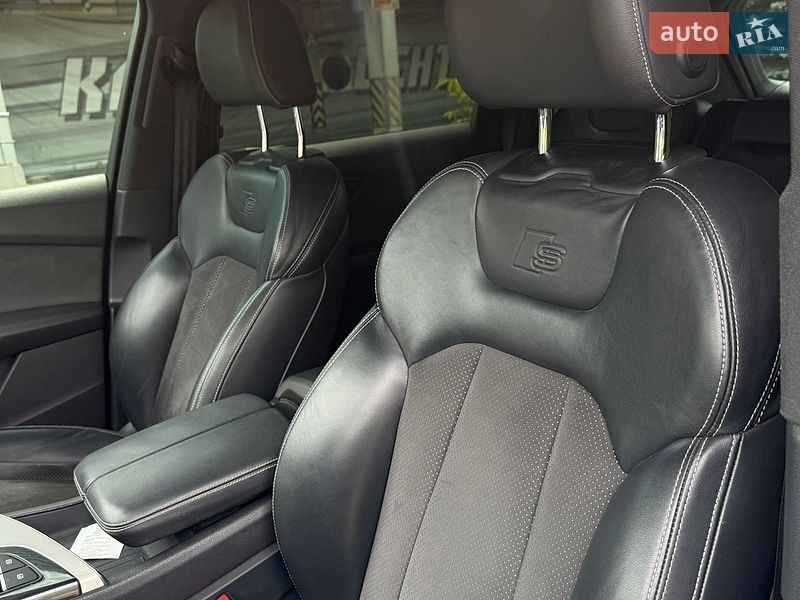 Позашляховик / Кросовер Audi Q7 2017 в Києві