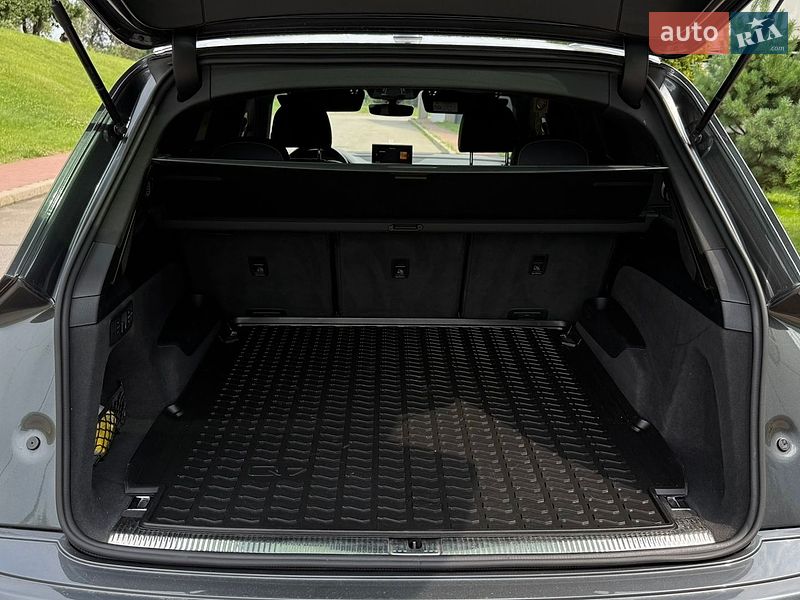 Позашляховик / Кросовер Audi Q7 2017 в Києві