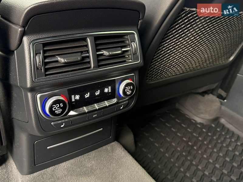 Позашляховик / Кросовер Audi Q7 2017 в Києві