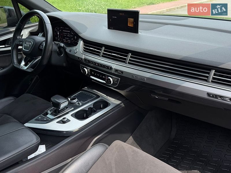 Позашляховик / Кросовер Audi Q7 2017 в Києві