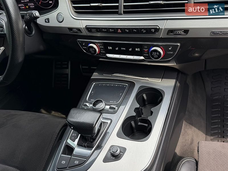 Позашляховик / Кросовер Audi Q7 2017 в Києві