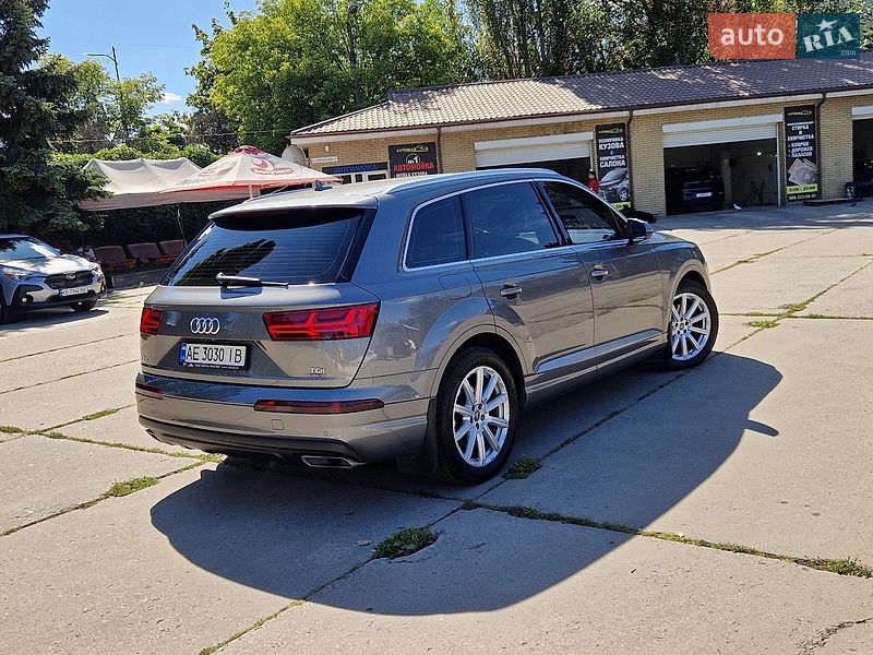 Внедорожник / Кроссовер Audi Q7 2017 в Днепре