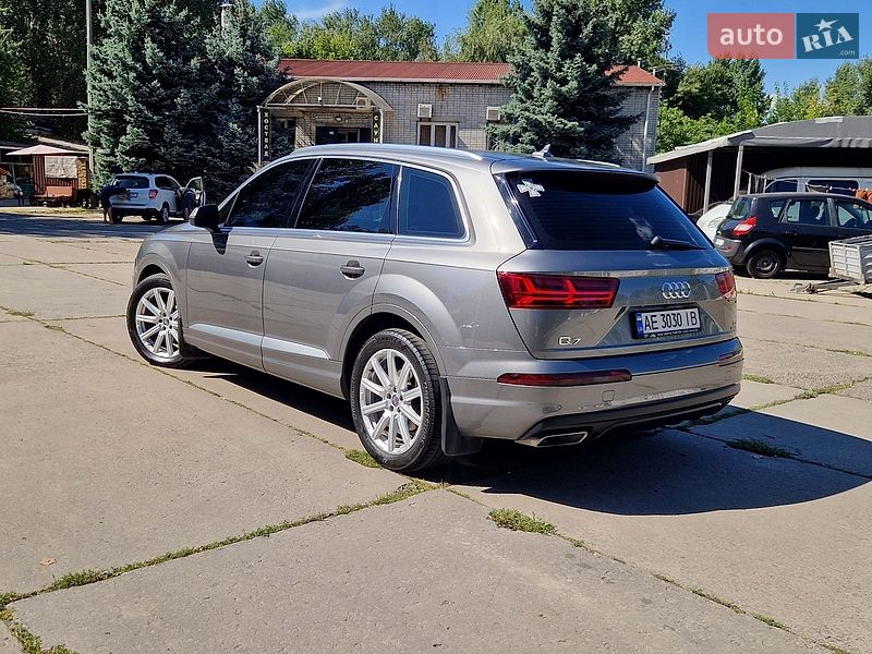 Внедорожник / Кроссовер Audi Q7 2017 в Днепре
