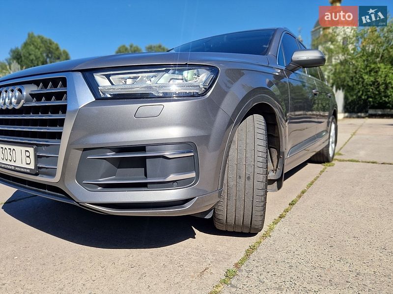 Внедорожник / Кроссовер Audi Q7 2017 в Днепре
