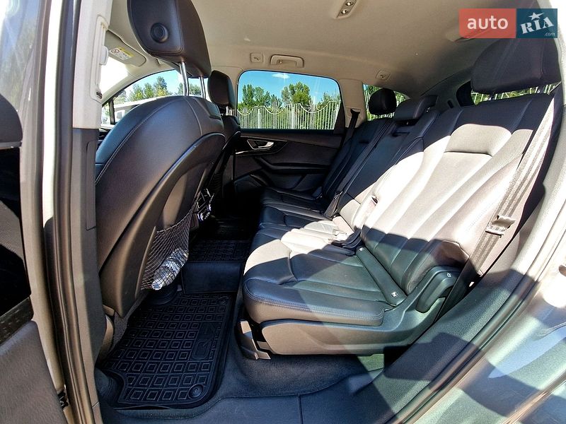 Внедорожник / Кроссовер Audi Q7 2017 в Днепре