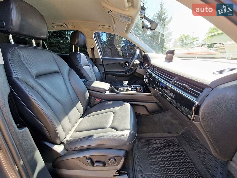 Внедорожник / Кроссовер Audi Q7 2017 в Днепре