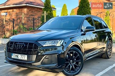 Audi Q7  2021