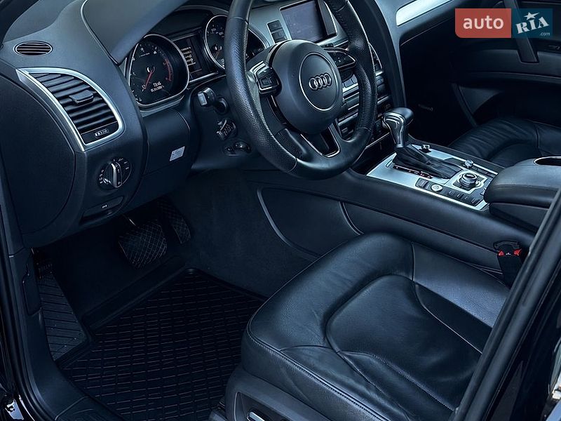 Позашляховик / Кросовер Audi Q7 2015 в Луцьку