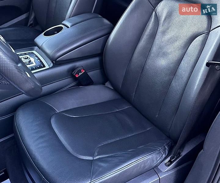 Позашляховик / Кросовер Audi Q7 2015 в Луцьку