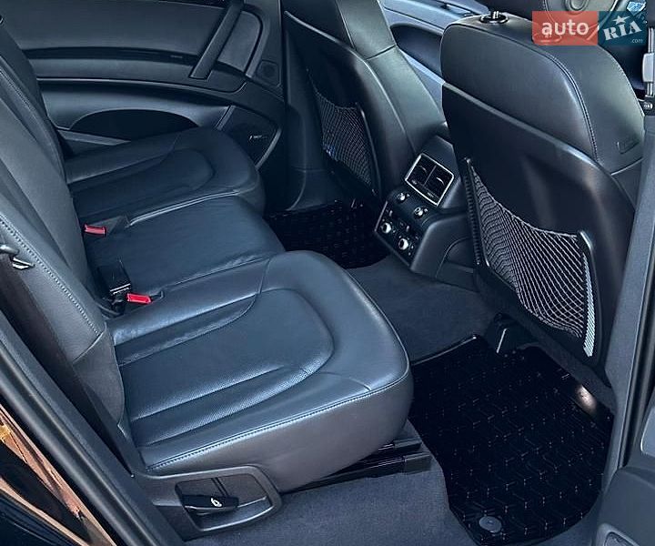 Позашляховик / Кросовер Audi Q7 2015 в Луцьку