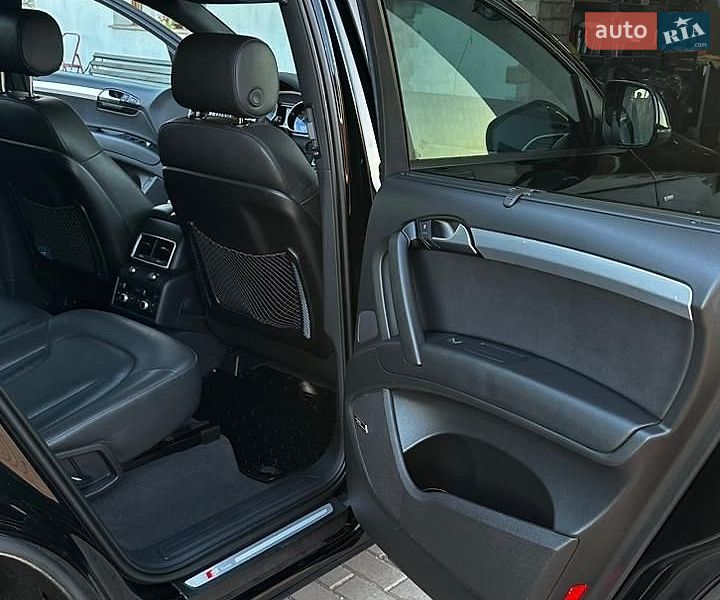 Позашляховик / Кросовер Audi Q7 2015 в Луцьку