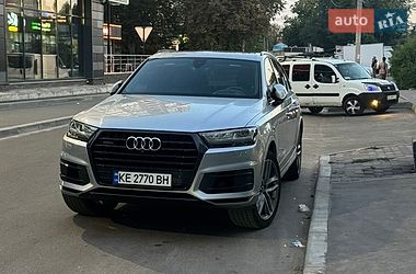Audi Q7  2016