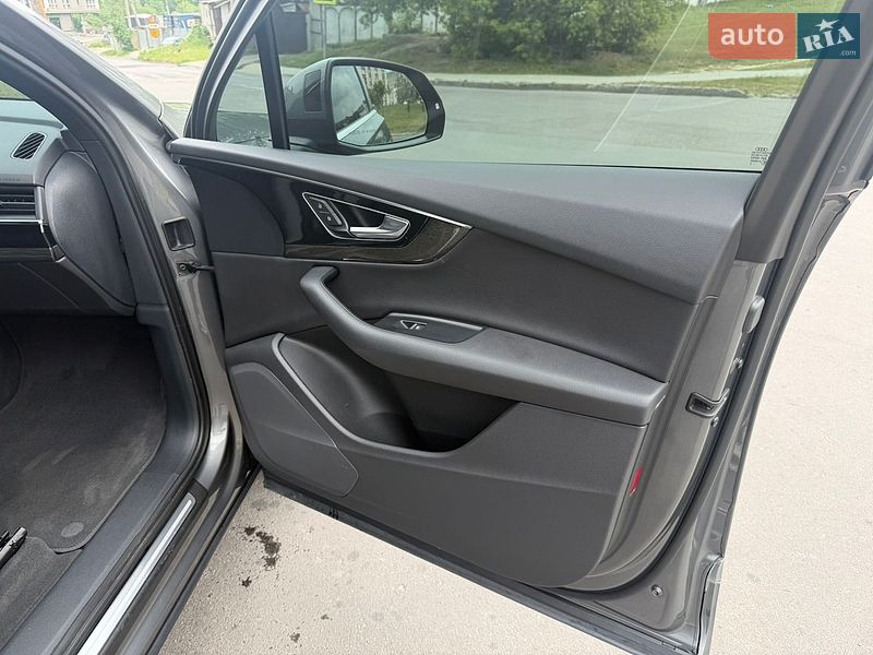 Внедорожник / Кроссовер Audi Q7 2016 в Львове