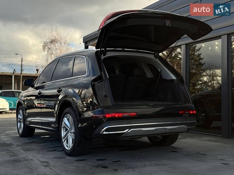 Позашляховик / Кросовер Audi Q7 2019 в Рівному