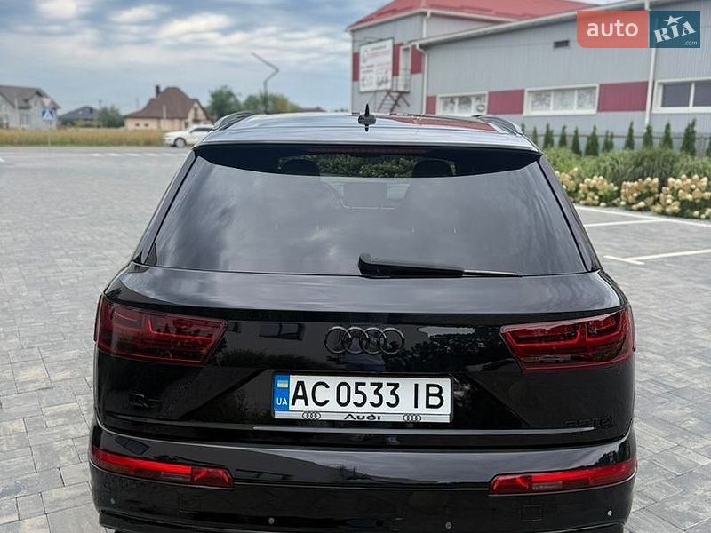 Позашляховик / Кросовер Audi Q7 2016 в Луцьку