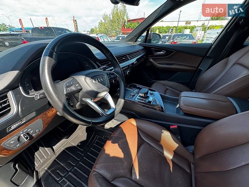 Внедорожник / Кроссовер Audi Q7 2016 в Ровно