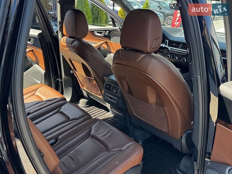 Внедорожник / Кроссовер Audi Q7 2016 в Ровно