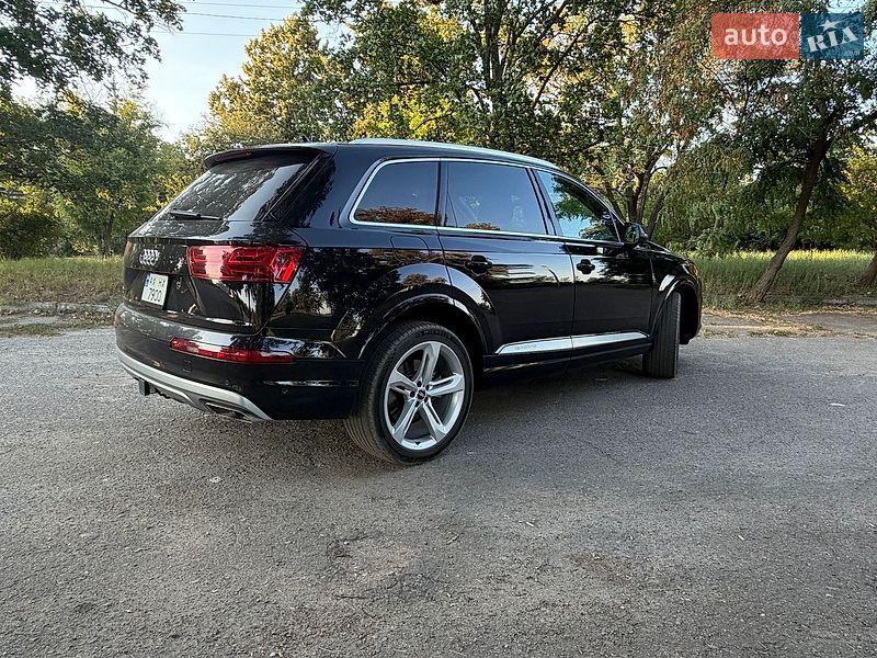 Позашляховик / Кросовер Audi Q7 2018 в Чугуєві