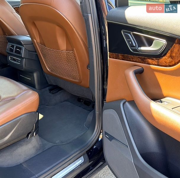 Позашляховик / Кросовер Audi Q7 2016 в Києві