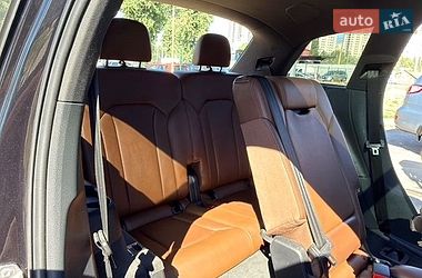 Позашляховик / Кросовер Audi Q7 2016 в Києві