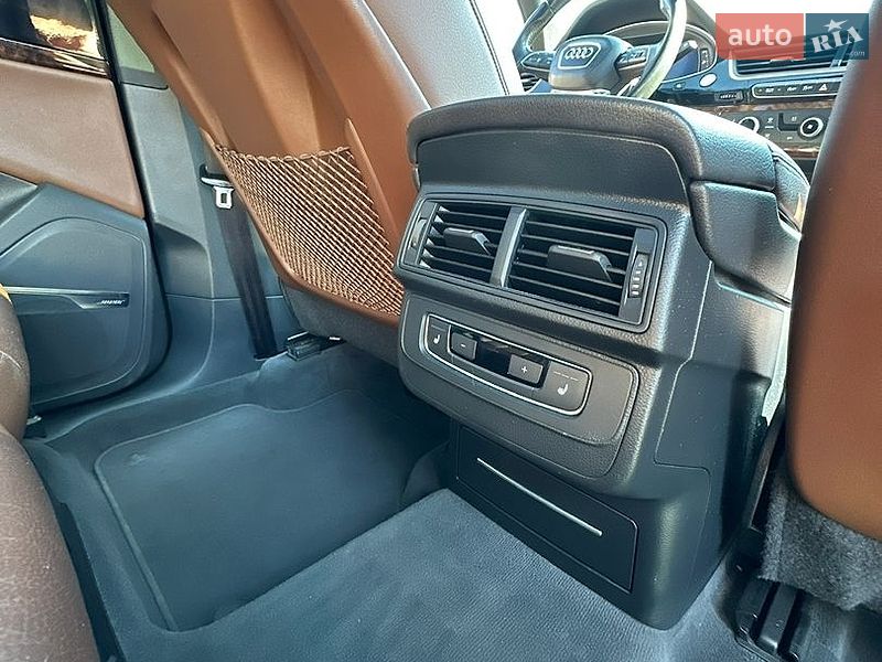 Позашляховик / Кросовер Audi Q7 2016 в Києві