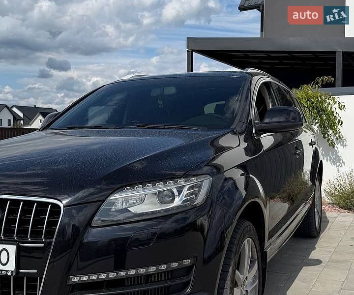 Позашляховик / Кросовер Audi Q7 2012 в Вараші