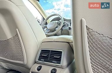 Позашляховик / Кросовер Audi Q7 2012 в Вараші