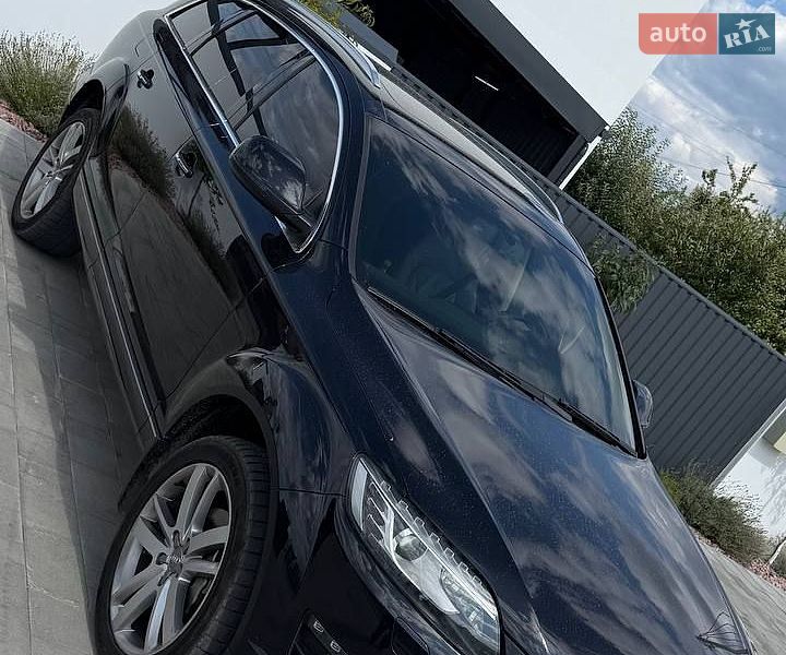Позашляховик / Кросовер Audi Q7 2012 в Вараші