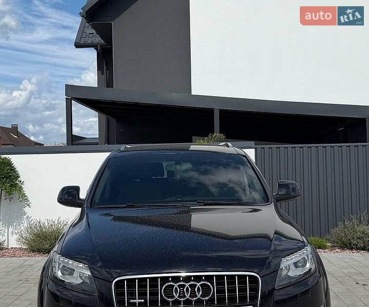 Позашляховик / Кросовер Audi Q7 2012 в Вараші