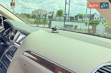 Позашляховик / Кросовер Audi Q7 2012 в Вараші