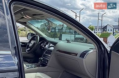 Позашляховик / Кросовер Audi Q7 2012 в Вараші