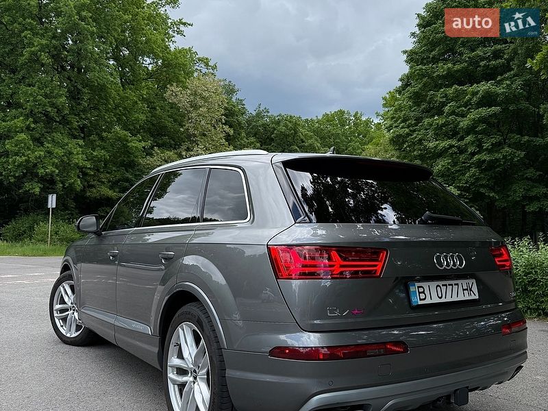 Позашляховик / Кросовер Audi Q7 2016 в Полтаві