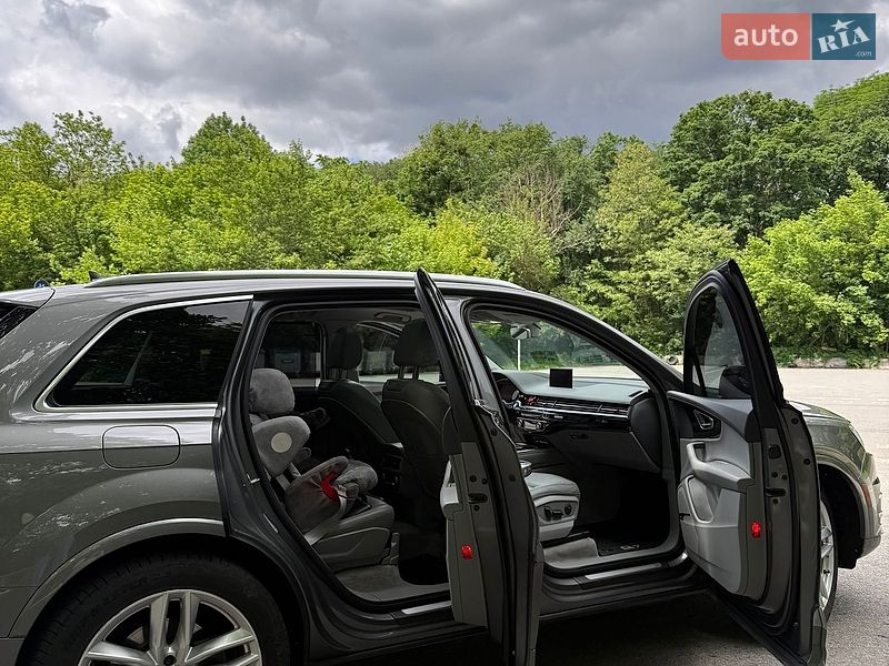 Позашляховик / Кросовер Audi Q7 2016 в Полтаві
