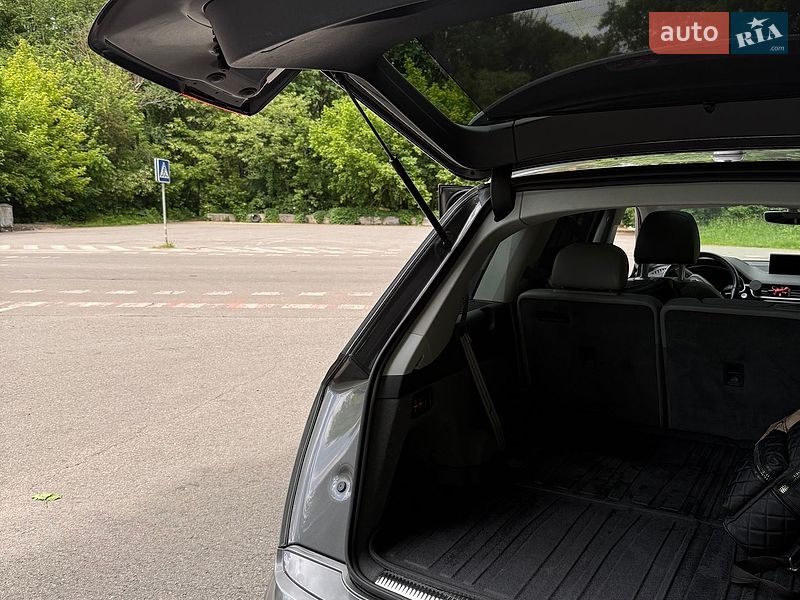 Позашляховик / Кросовер Audi Q7 2016 в Полтаві