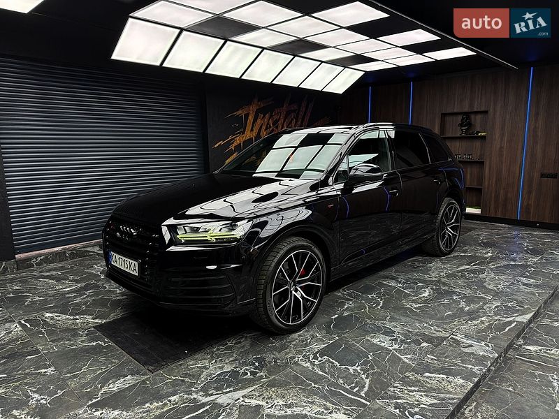 Внедорожник / Кроссовер Audi Q7 2018 в Киеве