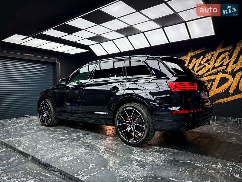 Внедорожник / Кроссовер Audi Q7 2018 в Киеве