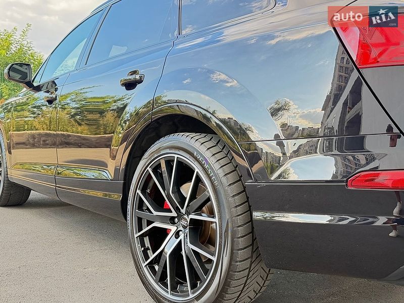 Внедорожник / Кроссовер Audi Q7 2018 в Киеве