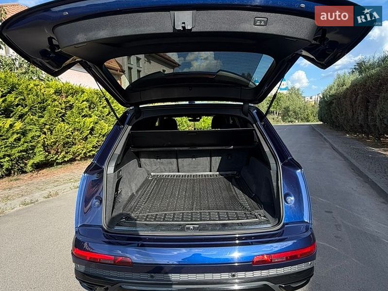 Позашляховик / Кросовер Audi Q7 2021 в Шептицькому