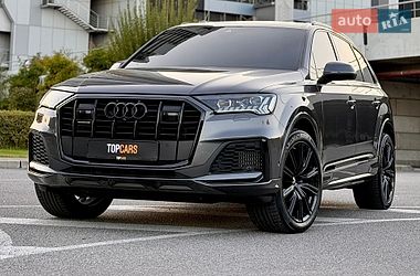Audi Q7  2023