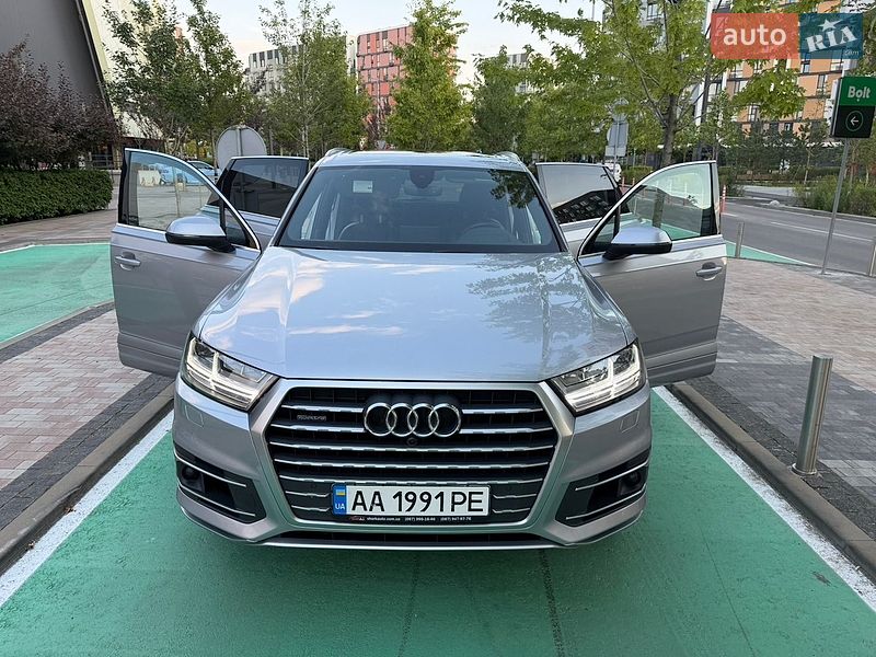 Внедорожник / Кроссовер Audi Q7 2018 в Киеве