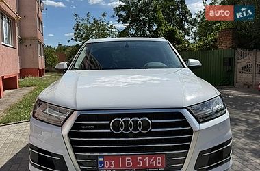 Audi Q7  2016