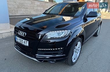 Внедорожник / Кроссовер Audi Q7 2015 в Волочиске