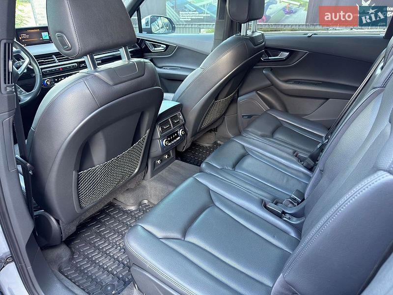 Внедорожник / Кроссовер Audi Q7 2019 в Полтаве