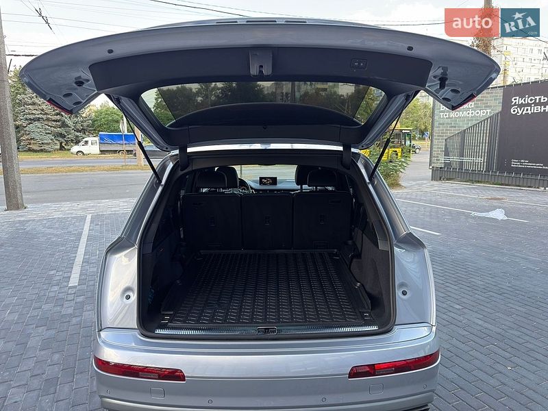 Внедорожник / Кроссовер Audi Q7 2019 в Полтаве