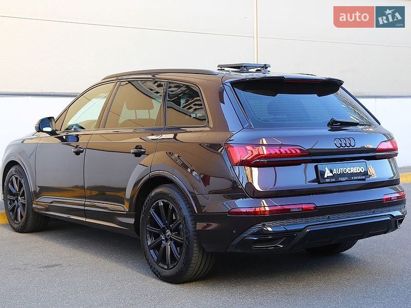 Позашляховик / Кросовер Audi Q7 2022 в Києві