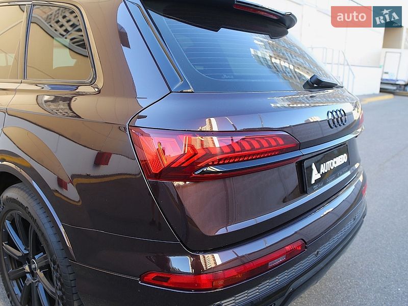 Позашляховик / Кросовер Audi Q7 2022 в Києві