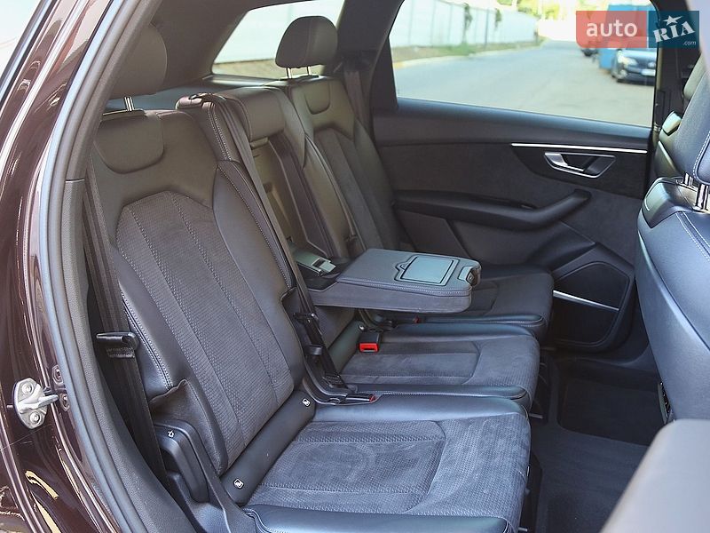 Позашляховик / Кросовер Audi Q7 2022 в Києві