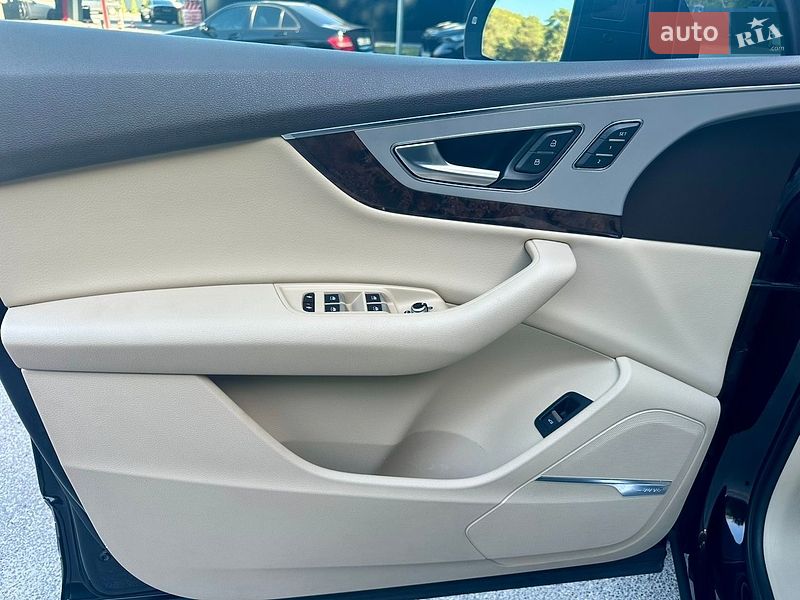 Внедорожник / Кроссовер Audi Q7 2017 в Львове